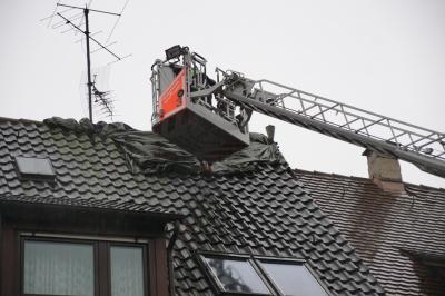 Stuttgart Bad Cannstatt: Sturmschaeden sorgen fuer Feuerwehreinsaetze